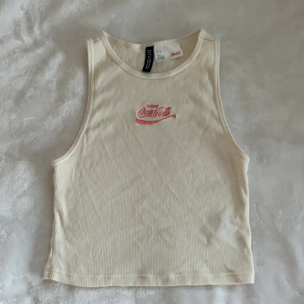 Small H&M cropped top.